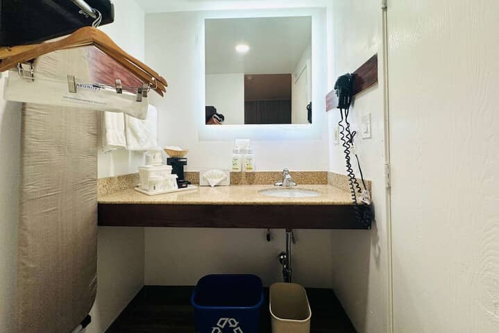 Room 49 of 94