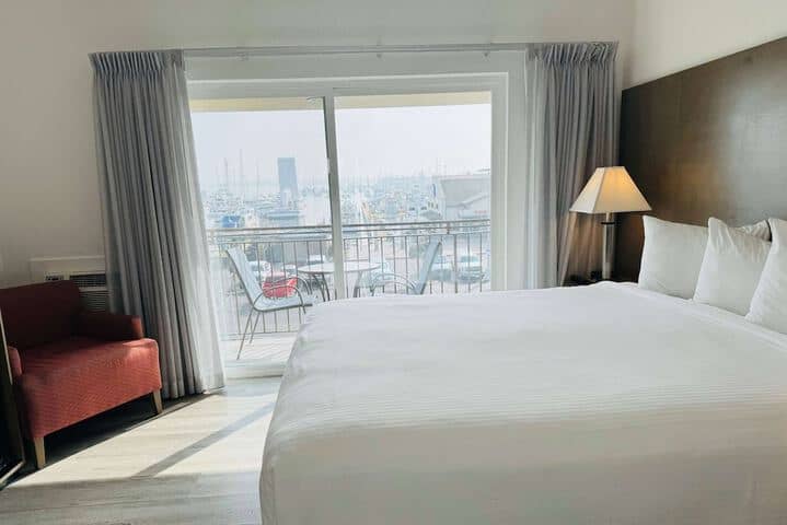 Room 19 of 94