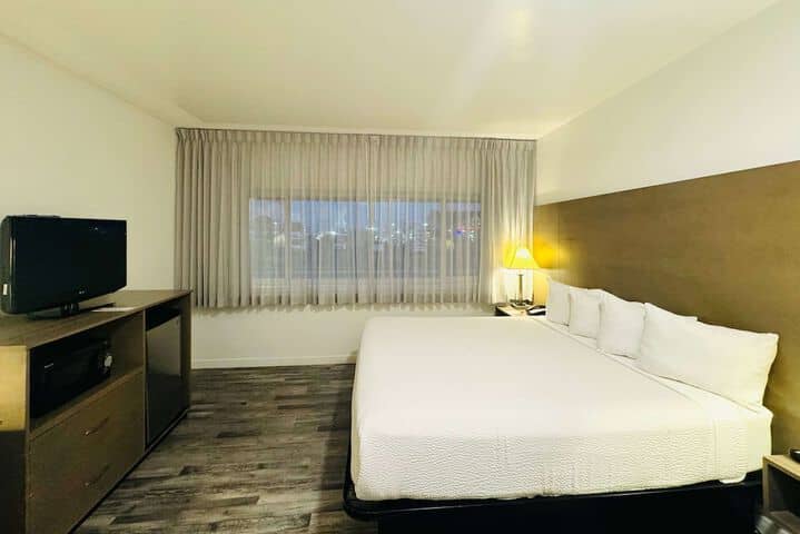 Room 13 of 94