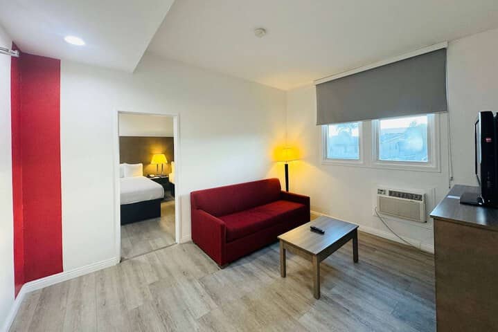 Room 12 of 94