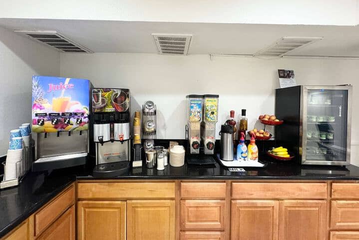 Breakfast/Coffee Service 78 of 94