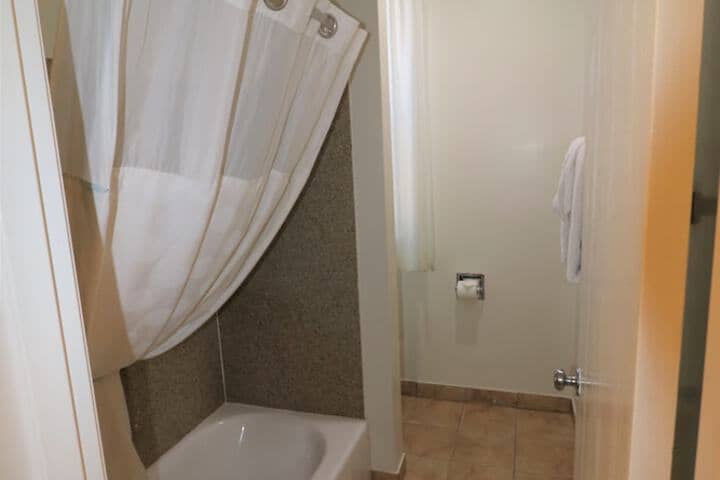 Room 44 of 94