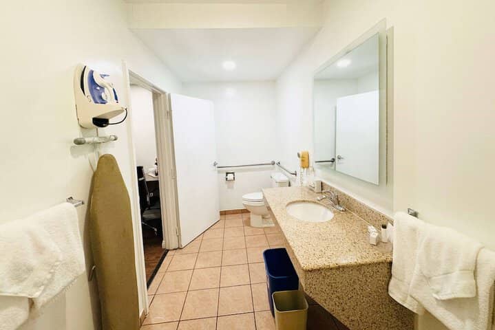 Room 61 of 94