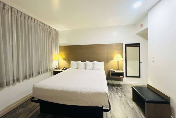 Room 15 of 94
