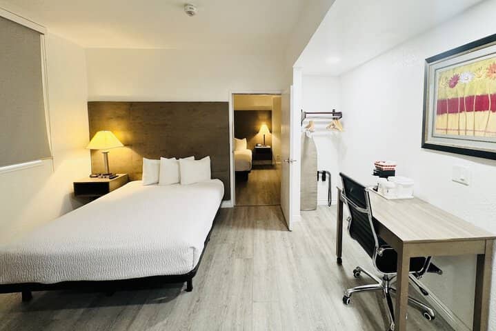 Room 5 of 94